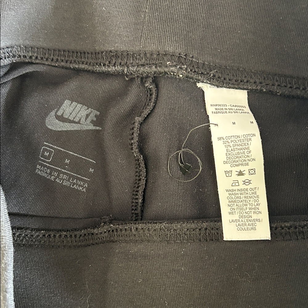 {Nike} 8 inch High Rise Black Bike Shorts - Picture 6 of 6